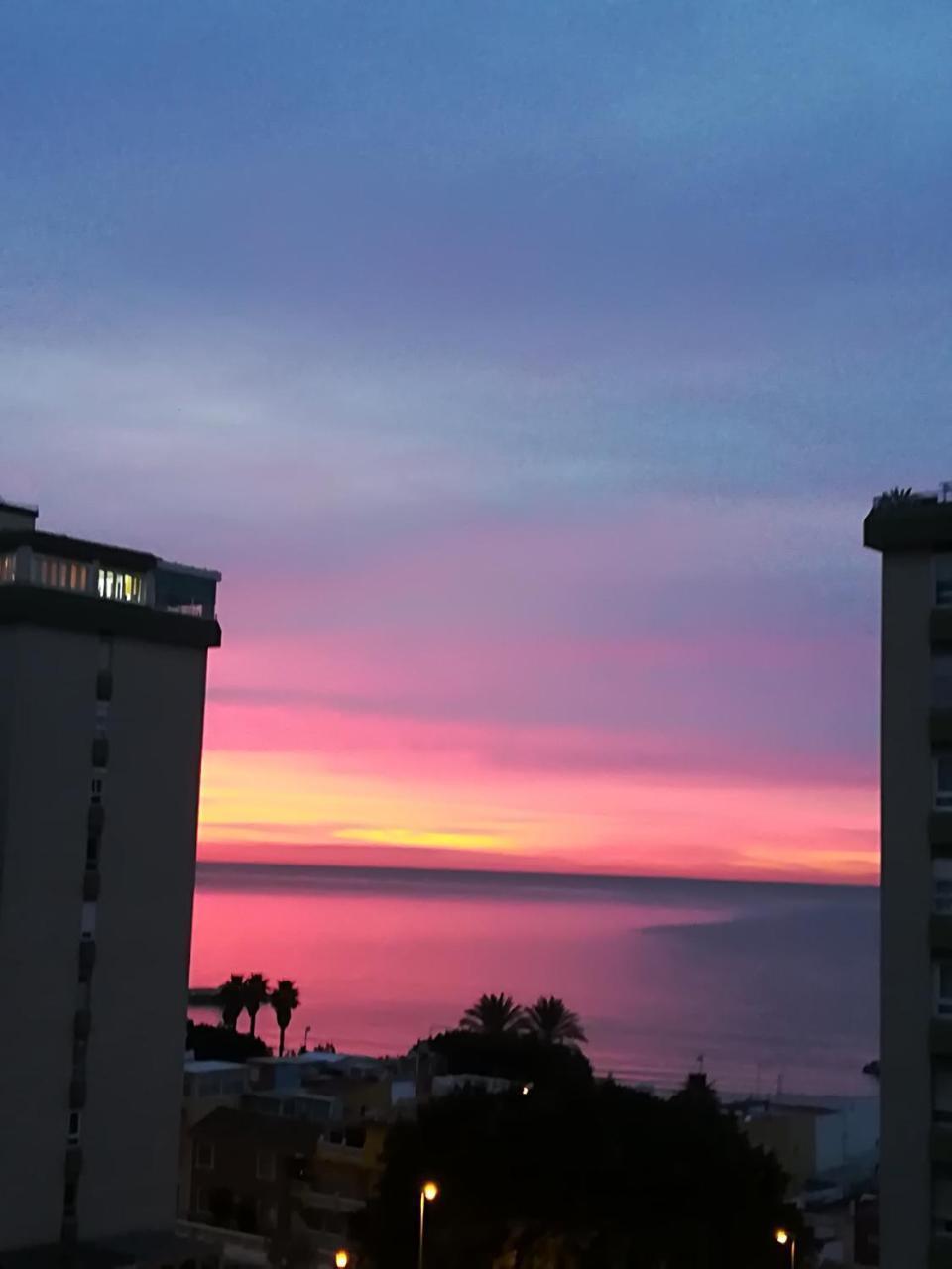 Habitaciones Frente A La Playa Малага Экстерьер фото